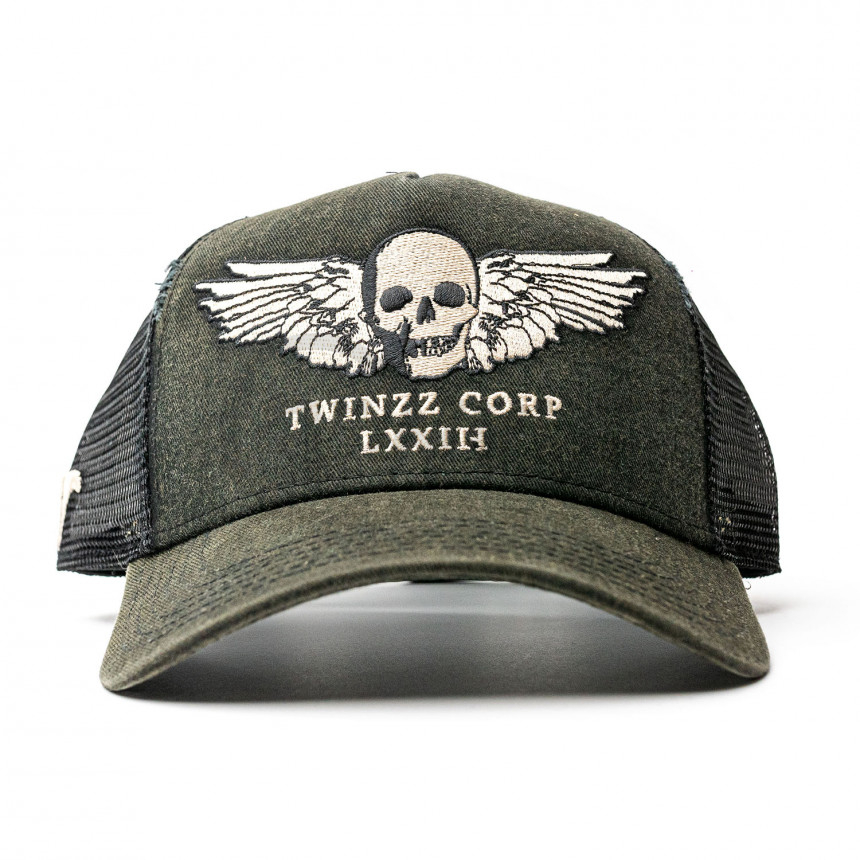 Tmavě šedá kšiltovka TWINZZ Winged Skull Trucker 